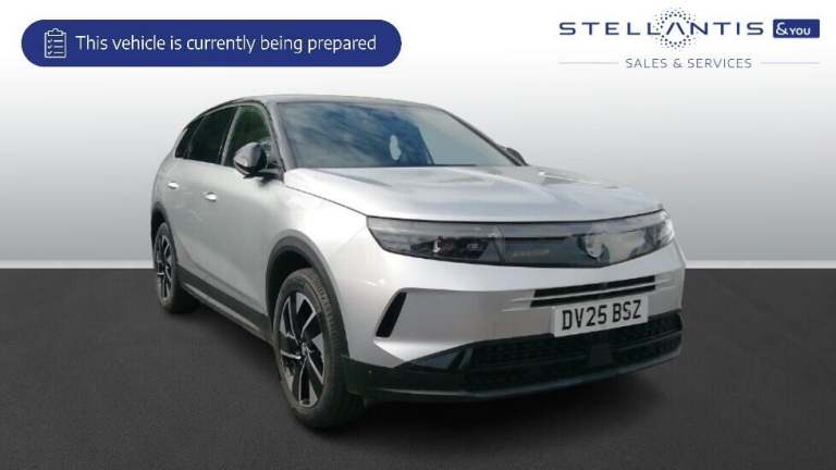 2025 Vauxhall Grandland 1.2 Ultimate SUV 5dr Petrol Hybrid e-DCT Euro 6 (s/s) (136 ps) SUV Hybrid...