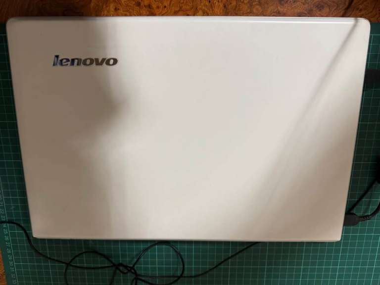 Lenovo ideapad 500 laptop, Windows 10, 1tb SSD, 12gb Ram, Intel i5-6200 cpu @ 2.30ghz.