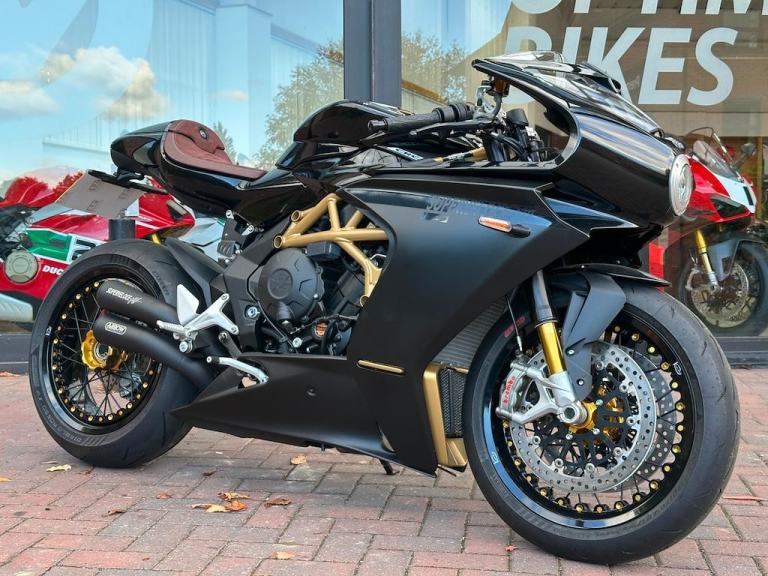 MV Agusta Superveloce 800 S ! DELIVERY MILES