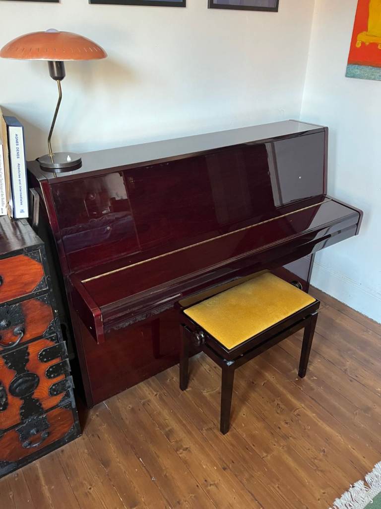 High quality Reidsohn acoustic upright piano