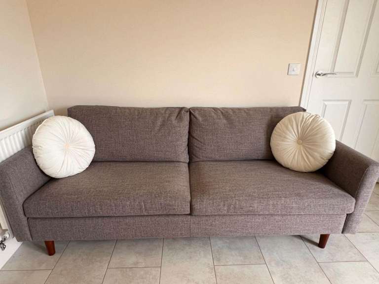 AS NEW Wayfair Sofa – Only 2 Weeks Old! Easily Dismantles