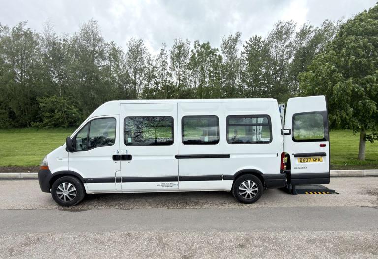 2007 Renault Master 2.5 LM39 *8 SEATS* WHEELCHAIR ACCESSIBLE VEHICLE MININBUS WAV Minibus Diesel ...
