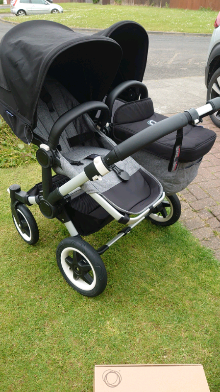 Black/Grey Bugaboo Donkey Duo in Excellent Condition 