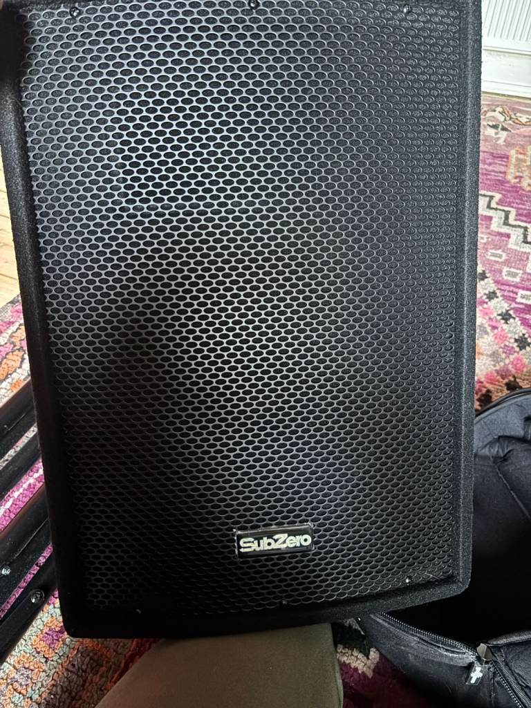 SubZero Active Speakers x2, Mixer, Speaker Stands and Bags – Good Condition
