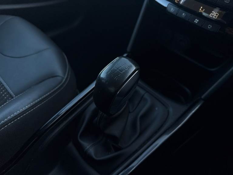 2018 Peugeot 2008 1.2 PureTech Allure 5dr HATCHBACK PETROL Manual