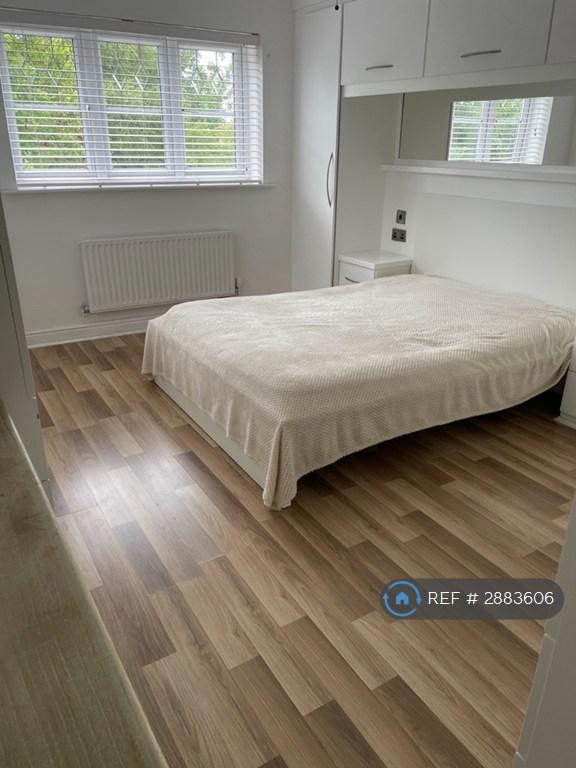 1 bedroom in St. Lucia Close, Darwen, BB3 (#2883606)