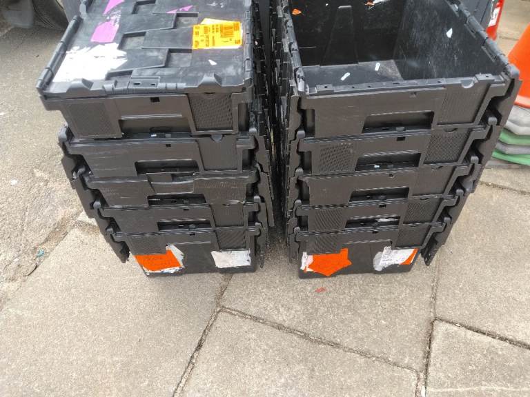 Tote boxes