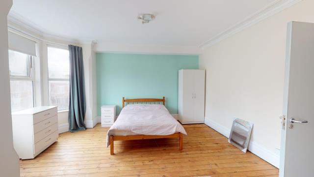 Room to rent - 43 Premier Road 