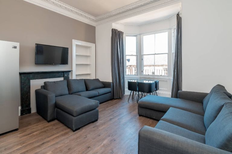 DOUBLE ROOM for flat share: INCREDIBLE flat share opportunity in Newington – bills included