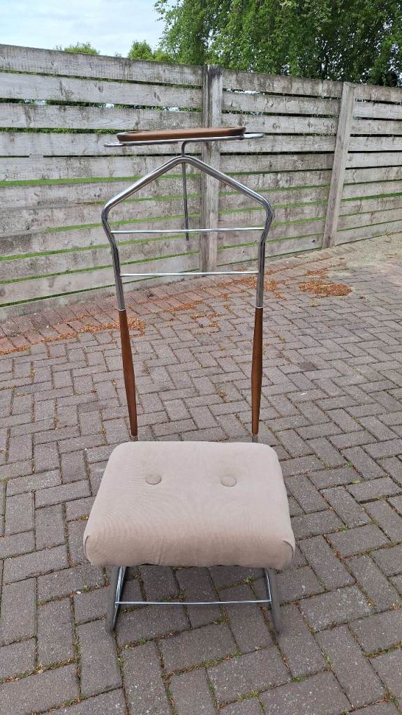 Gents valet dressing room seat clothes rail 