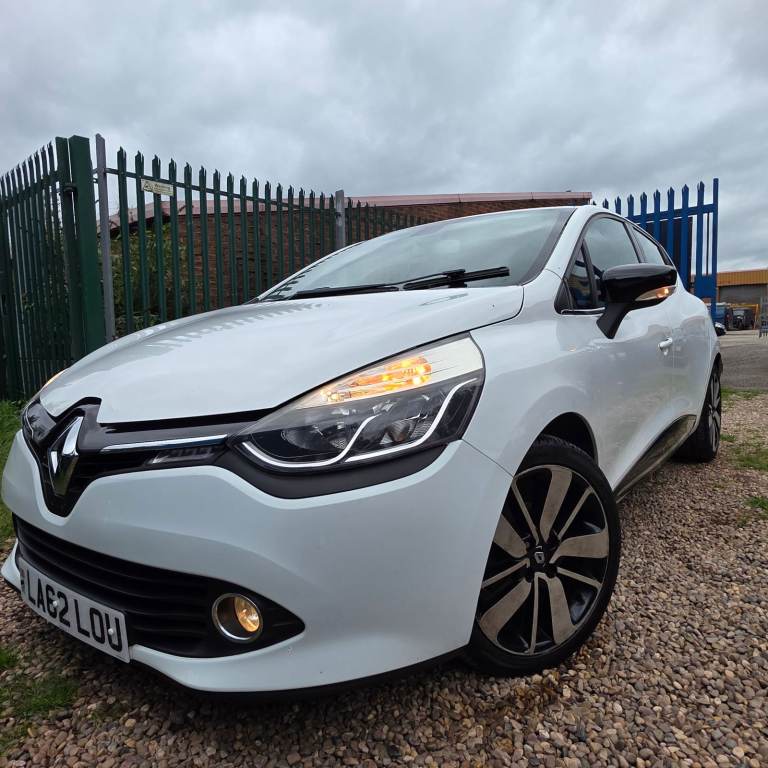 RENAULT CLIO MK4 DYNAMIQUE S MEDIANAV EDITION 1.5 DIESEL 90 BHP YEAR 2014 12 MONTHS MOT £20 ROAD TAX