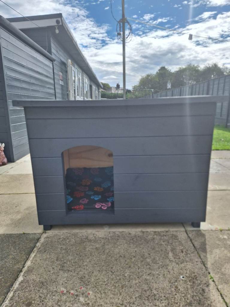 NEW AND UNUSED QUALITY LARGE DOG KENNEL 