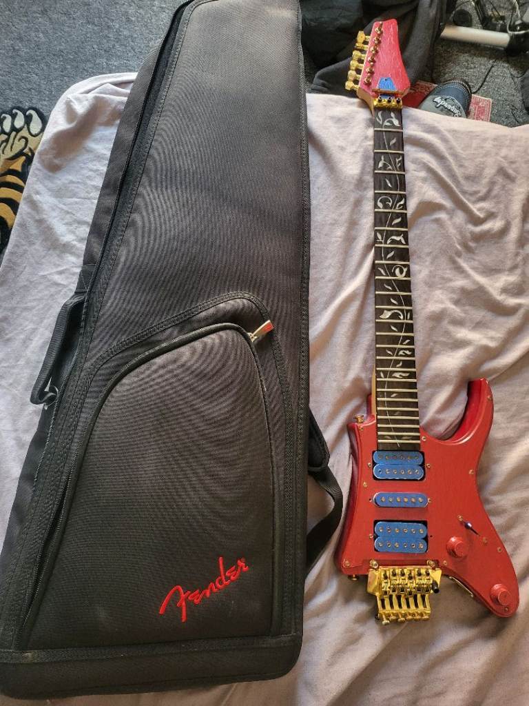 Travel Guitar With £75 Fender Gig Bag 
