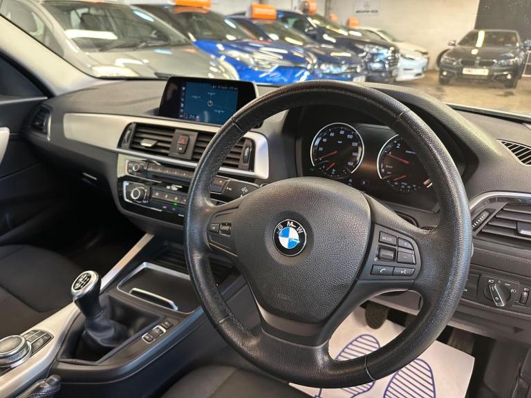 BMW 1 SERIES 1.5 118i SE Euro 6 (s/s) 5dr 2018