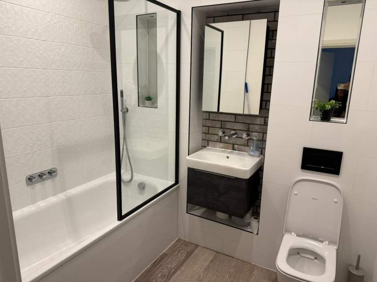 Spacious and Cosy Double Room for Rent in - SL1 3GY