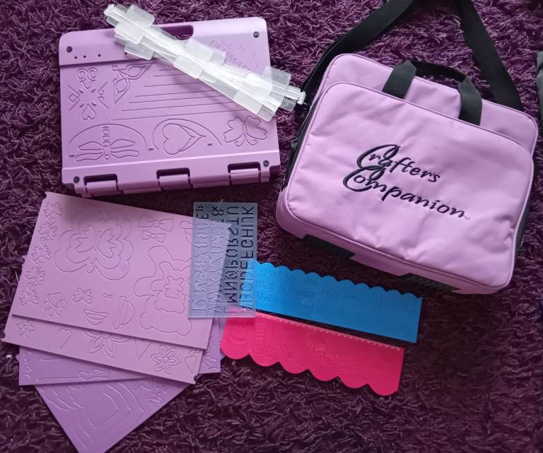 Crafters companion xmas open to offers, gift set with carry case 
