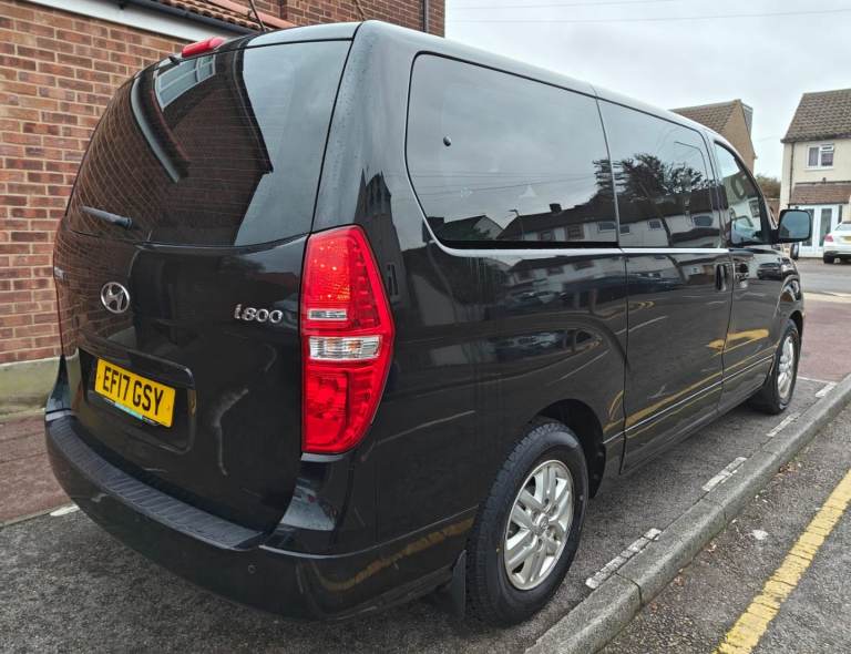 2017 hyundai I800 8 seater automatic diesel 