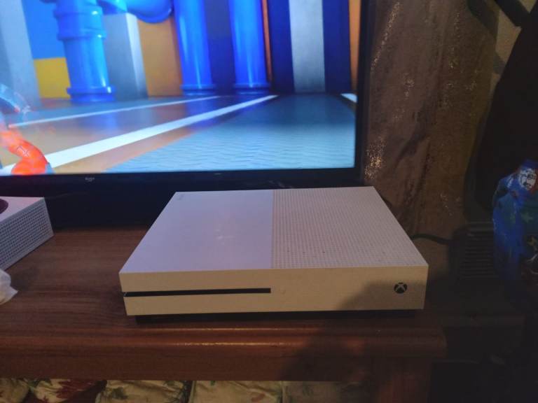 Xbox One S