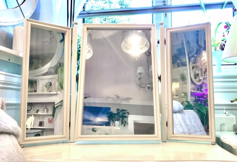 White triple adjustable dressing table mirror, stand alone, tilting action 