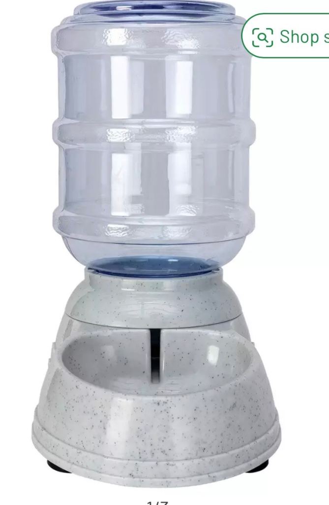 Cat / dog water dispenser 
