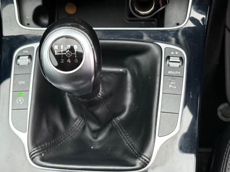 Mercedes-Benz, C CLASS, Saloon, 2015, Manual, 2143 (cc), 4 doors