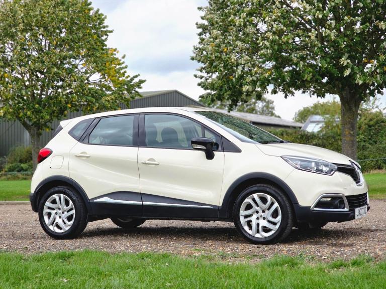 2016 Renault Captur 1.2 TCe ENERGY Dynamique Nav Auto Euro 6 (s/s) 5dr HATCHBACK Petrol Automatic