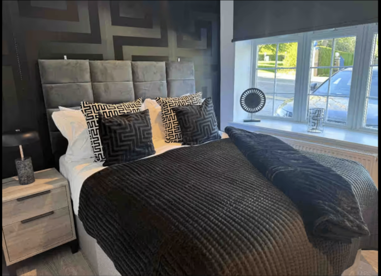 Room with En suite bathroom and shared Lounge in Canterbury