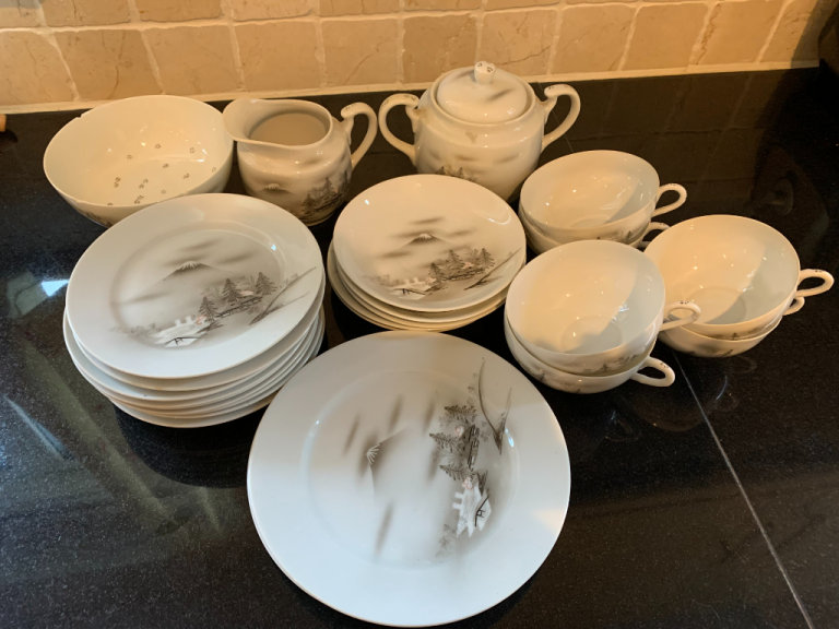 Japanese Nishin Nippon China 20 piece Tea Set 