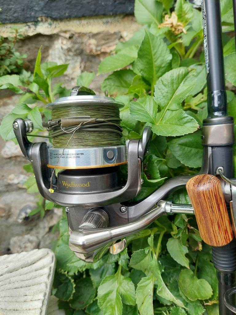 3 fox 12ft x 31b  3x wychwood riot reels 1 spare spool 1 rod bag 