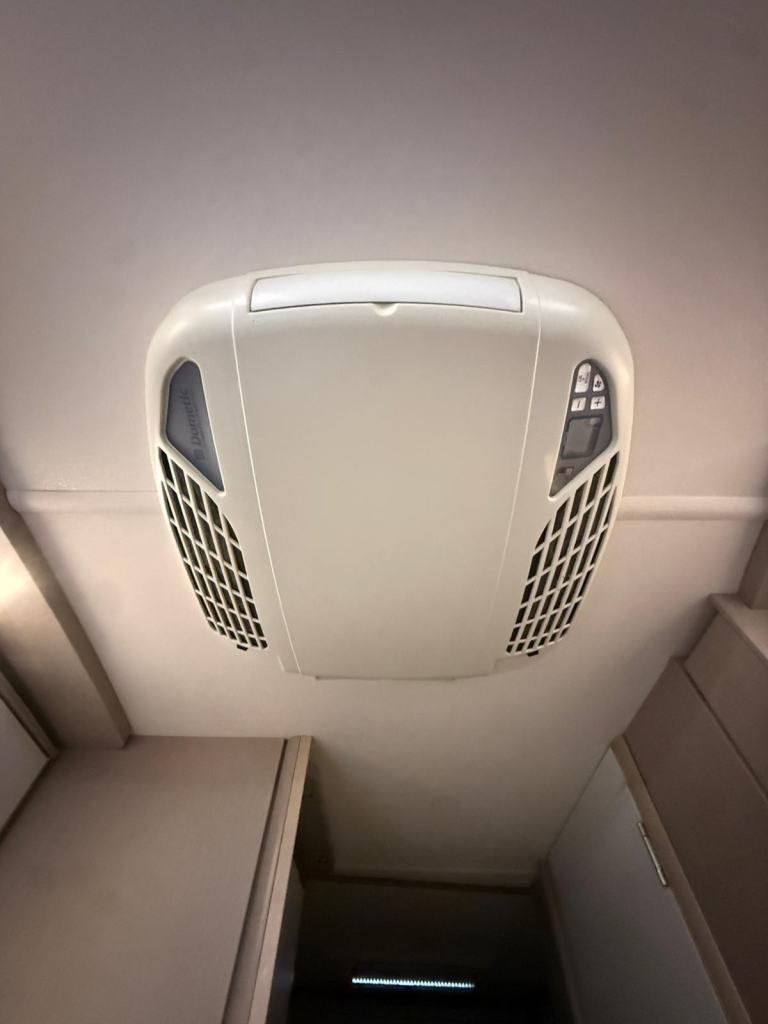 2015 STERLING ECCLES SE SAPPHIRE - 4 BERTH CARAVAN 