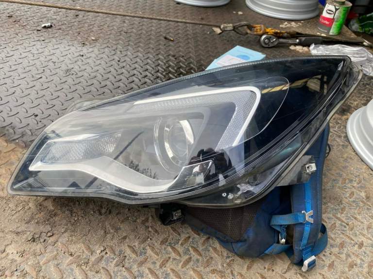 2014 VAUXHALL INSIGNIA PASSENGER FRONT HEADLIGHT 