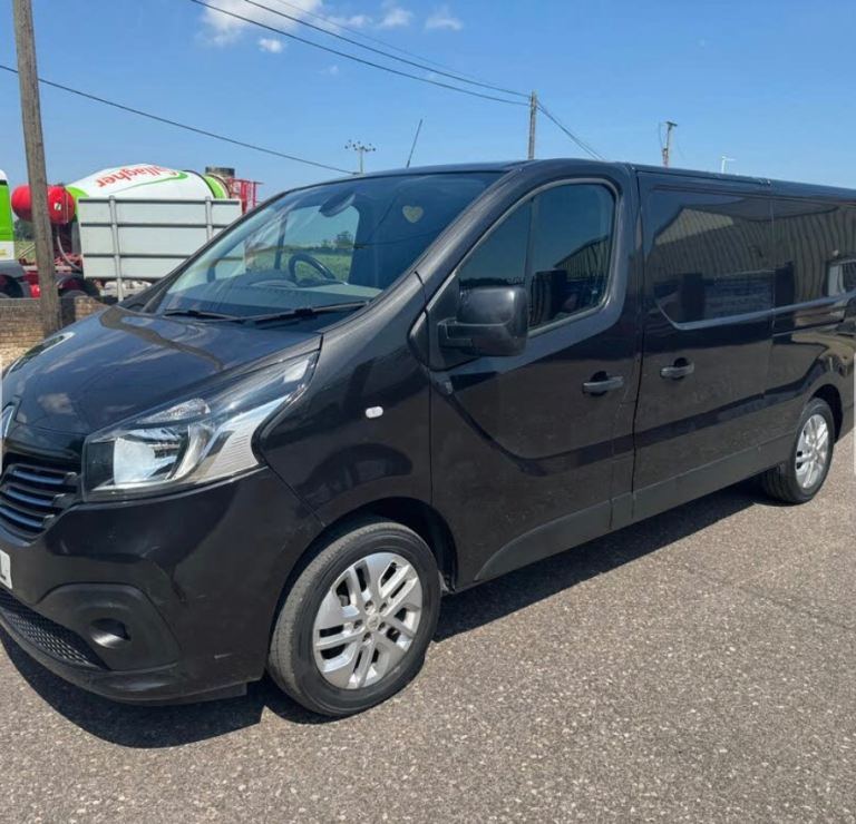 Renault traffic van 1.6 dci 2019 black BREAKING FOR PARTS 