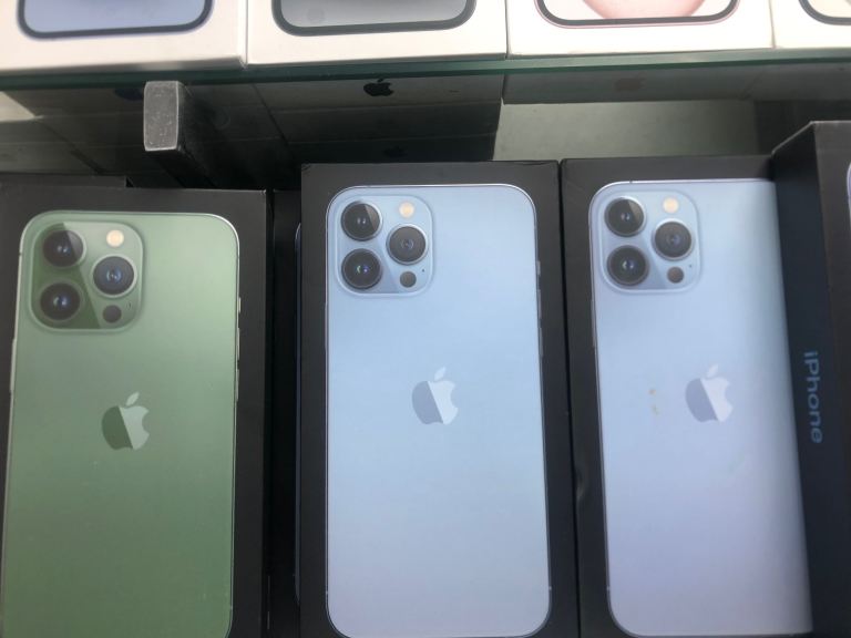 IPHONE 13 Pro UNLOCKED BRAND NEW BOX ONE YEAR APPLE WARRANTY 