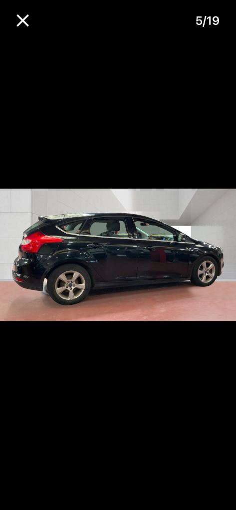 2014 Ford Focus 1.6 Zetec Navigator 5dr HATCHBACK Petrol Manual