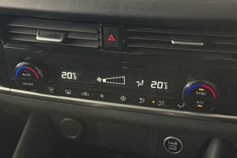 2022 Nissan Qashqai 97329 Hatchback Petrol Manual