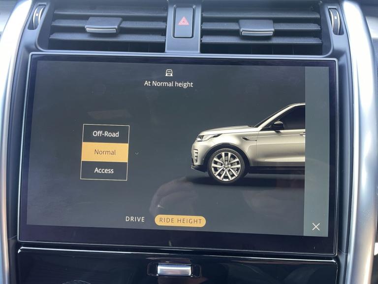 2022 Land Rover Discovery 3.0 D300 MHEV R-Dynamic SE SUV 5dr Diesel Auto 4WD Euro 6 (s/s) (300 ps...