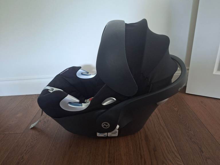 Cybex Aton Q i-Size Car Seat - Stardust Black 