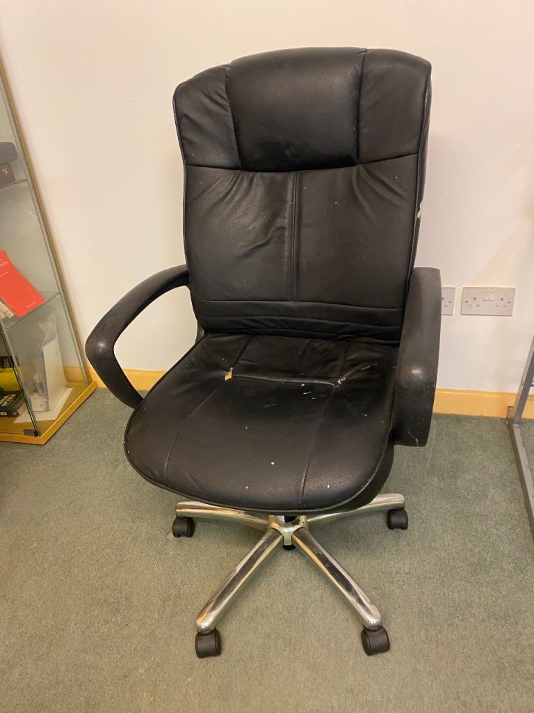 Black Office Chair with Wheels - Adjustable Height