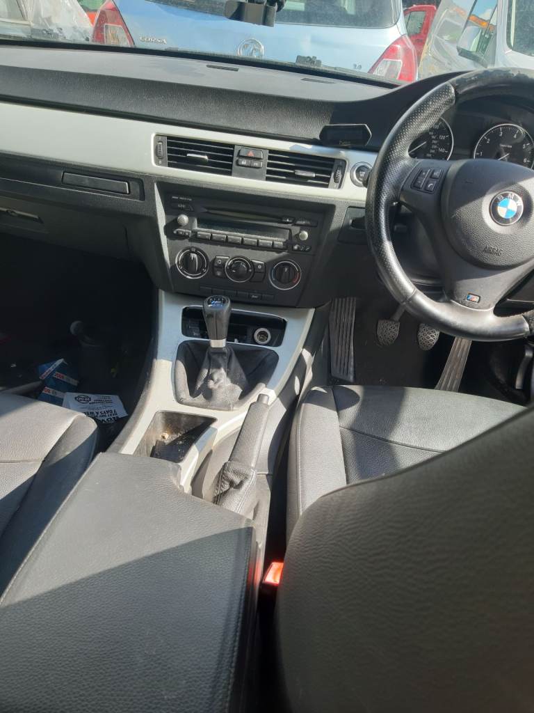 Bmw e90 318i 2009 pre facelift for parts 