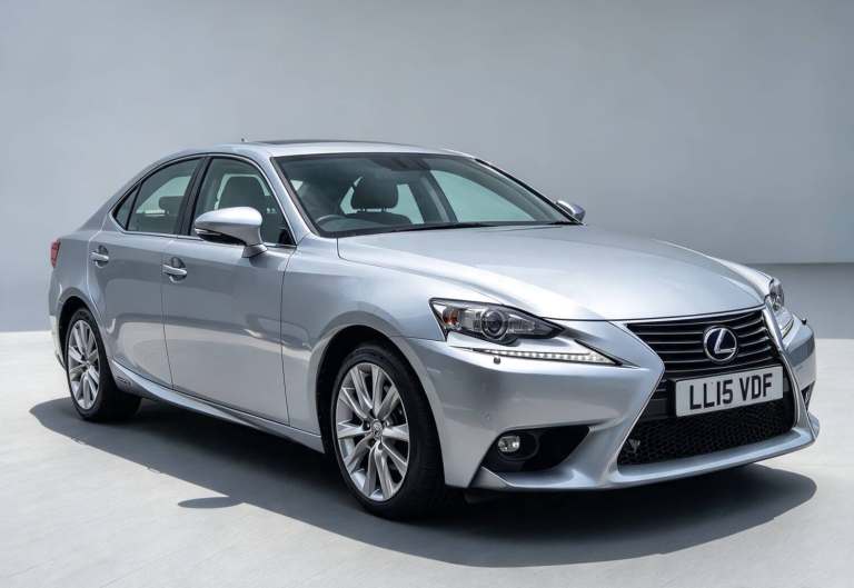 2015 Lexus IS 300h Advance 4dr CVT Auto SILVER 2015(15) SALOON Petrol/Electric Hybrid Automatic
