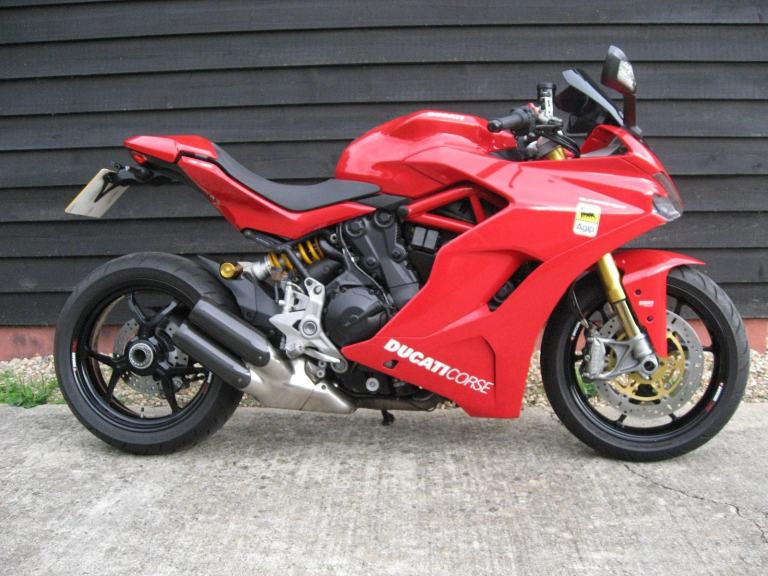 DUCATI SUPERSPORT S 2017, EXCELLENT CONDITION, FSH, OHLINS , DUCATI EXTRAS.