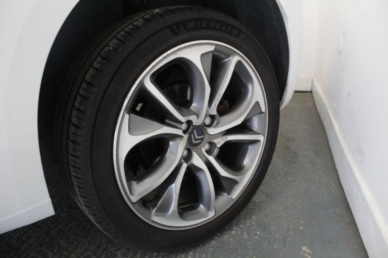 CITROEN DS4 1.6 e-HDi Airdream DStyle Nav Euro 5 (s/s) 5dr 2015