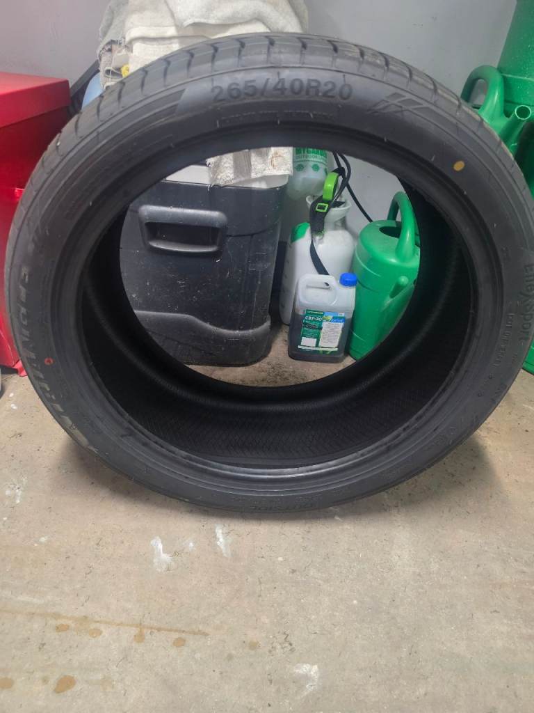 Triangle summer car tyre 265/40R20
