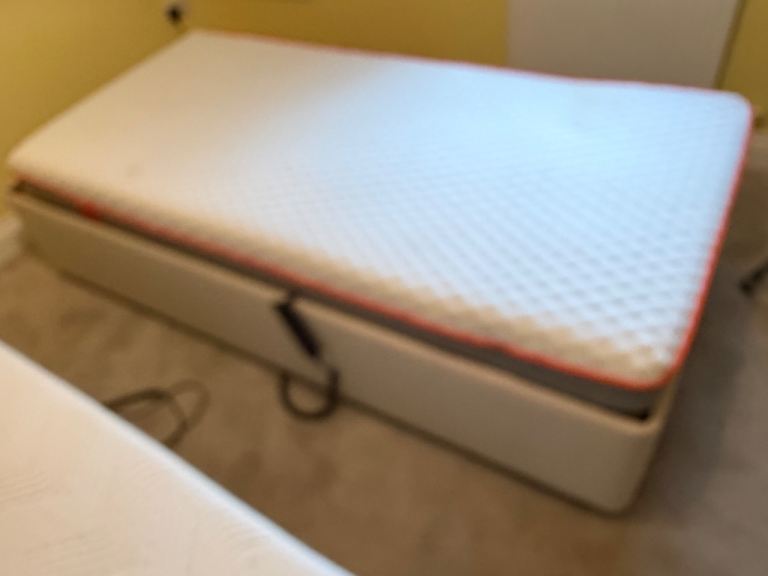 Single electric beds