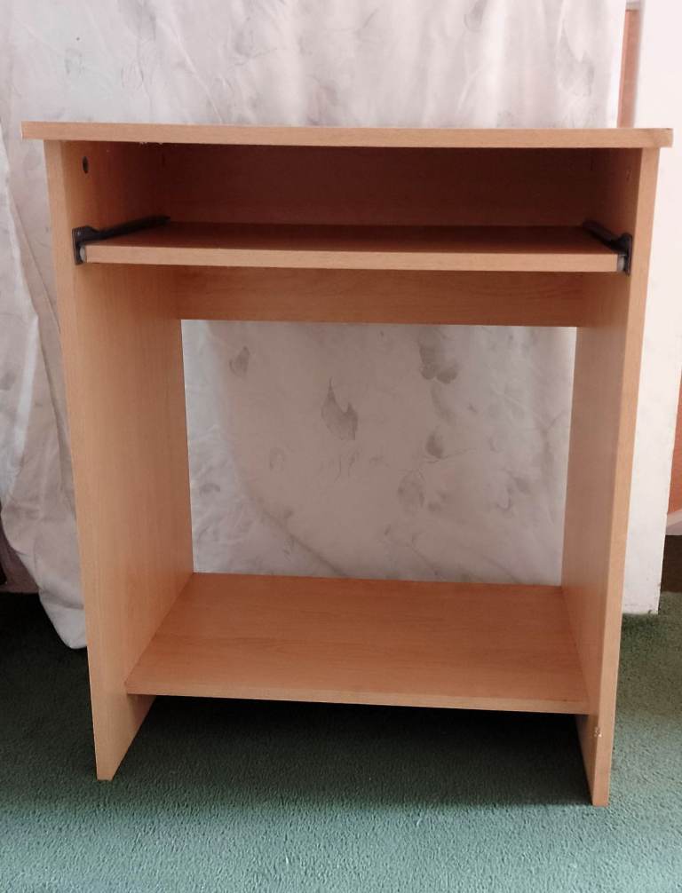 Small computer desk