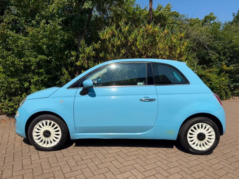 ONE OWNER FIAT 500 AUTOMATIC LOW MILES WITH WARRANTY 