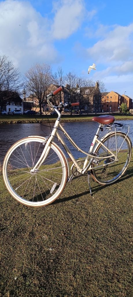 REDUCED FOR QUICK SALE - Beautiful cream ladies bike