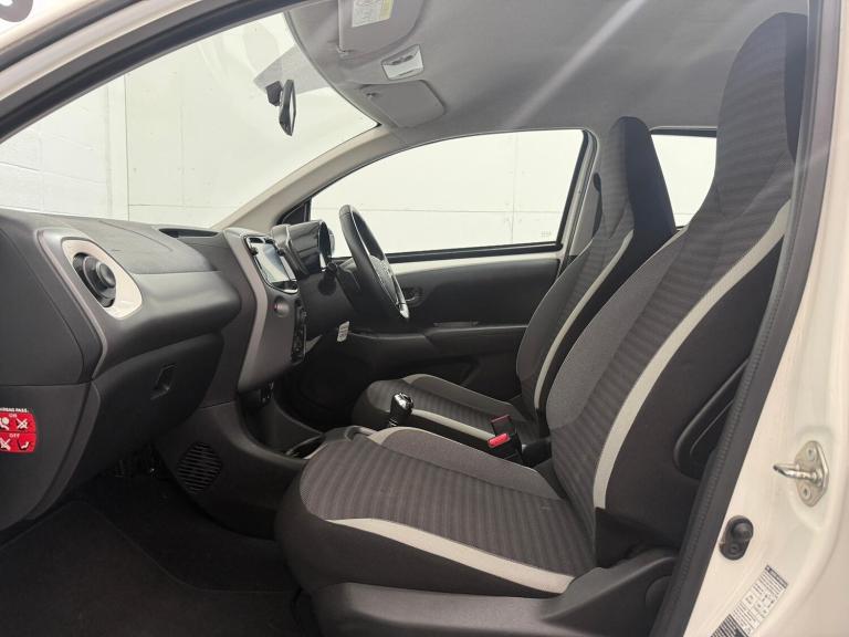 2019 Toyota AYGO 1.0 VVT-i x-play x-shift Euro 6 5dr HATCHBACK Petrol Automatic