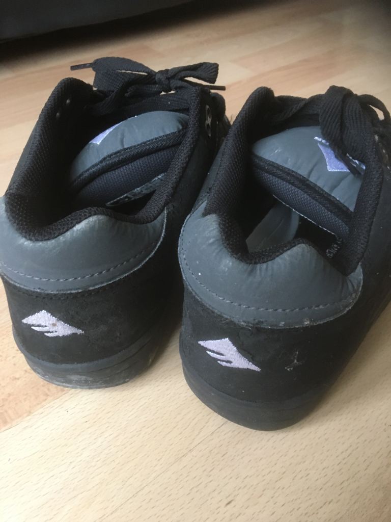 Reynolds skateboard shoes size 8