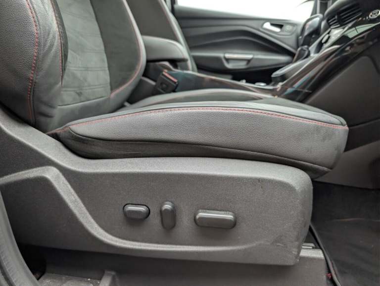 2018 Ford Kuga 1.5T EcoBoost ST-Line X SUV 5dr Petrol Auto AWD Euro 6 (s/s) (176 ps) - PAN HATCHB...